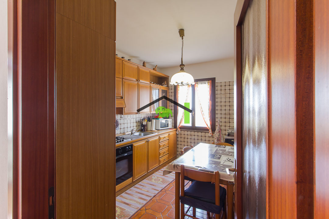 6/12cornino via palla 6 ingresso cucina