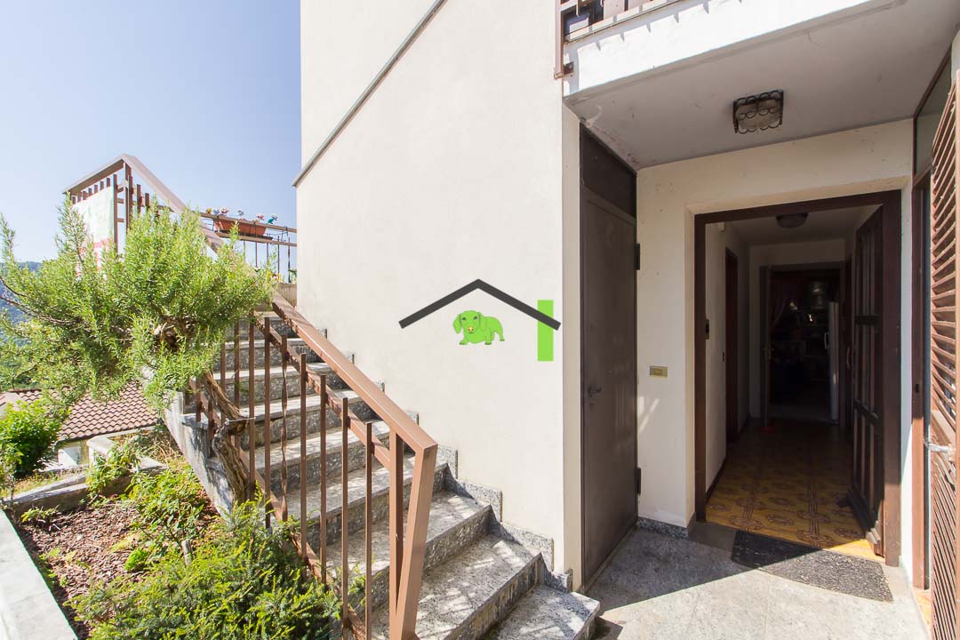 6/44cornino via palla 6 scala ingresso cantina