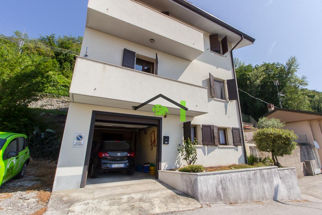 6/57cornino via palla 6 porta garage