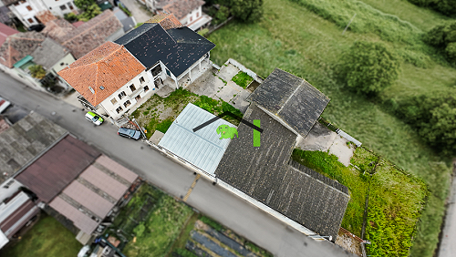 Casa indipendente con giardino, stalla, deposito e tettoia ad Arba