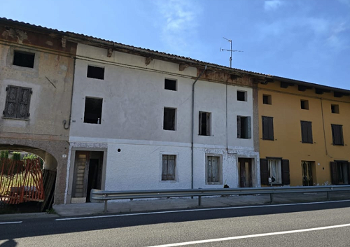 Casa in linea da completare