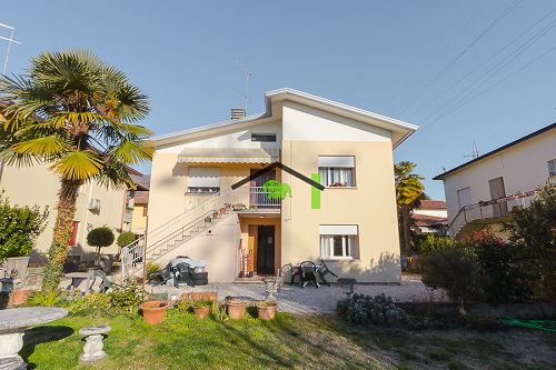 Appartamento bicamere al piano terra in casa bifamiliare