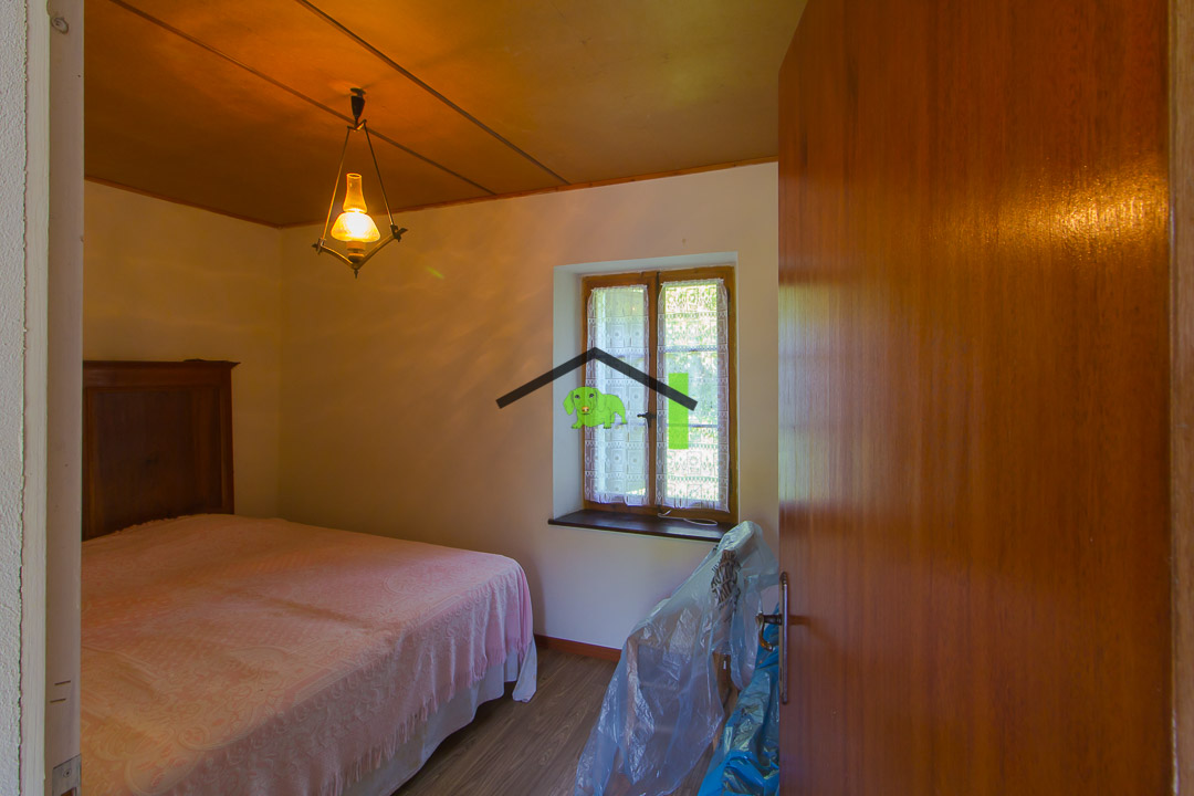 48/17castelnovo del friuli via celante 48 camera da letto
