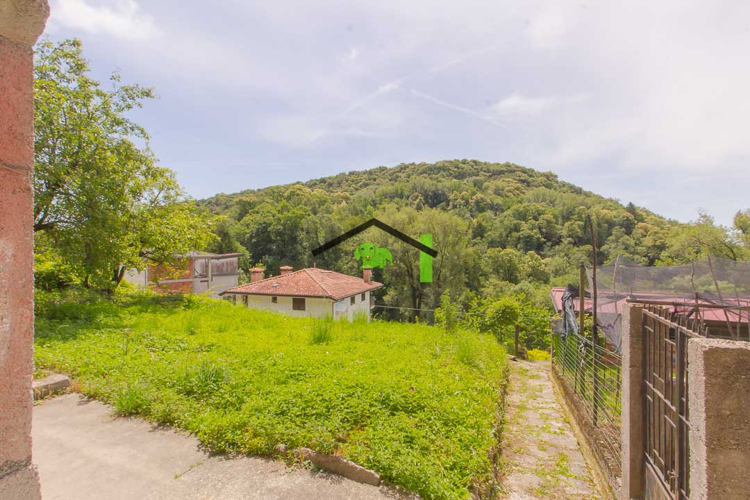 48/40castelnovo del friuli via celante 48 vista giardino