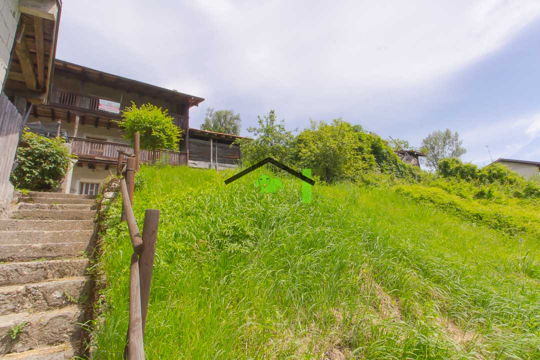 48/45castelnovo del friuli via celante 48 giardino angolare
