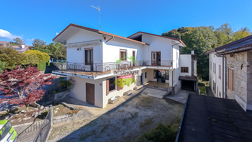 Casa indipendente di ampie metrature, con giardino privato