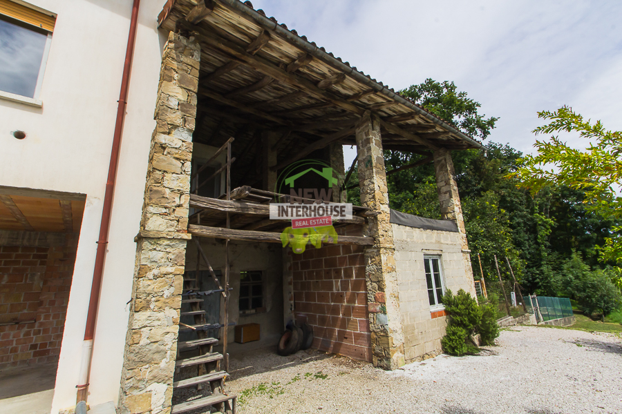 Casa in linea a Fanna