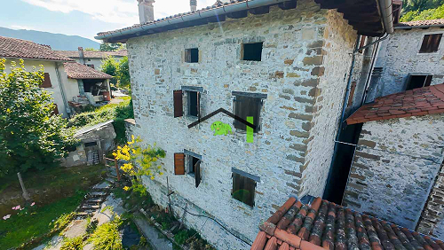 Casa in linea al grezzo con stalla e prato a Casasola, Frisanco