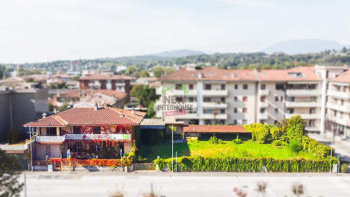 Unità immobiliare in pieno centro con giardino da ristrutturare