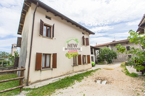 Casa indipendente in piccola corte