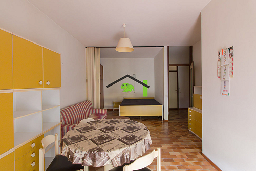 Monolocale con terrazzo e cantina a Maniago, piano terra