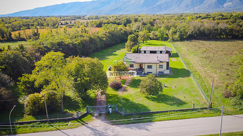 Villa indipendente con ampi terreni a San Leonardo Valcellina