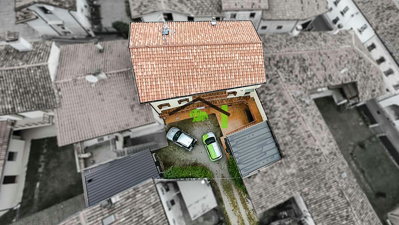 Vista aerea cortile parcheggio