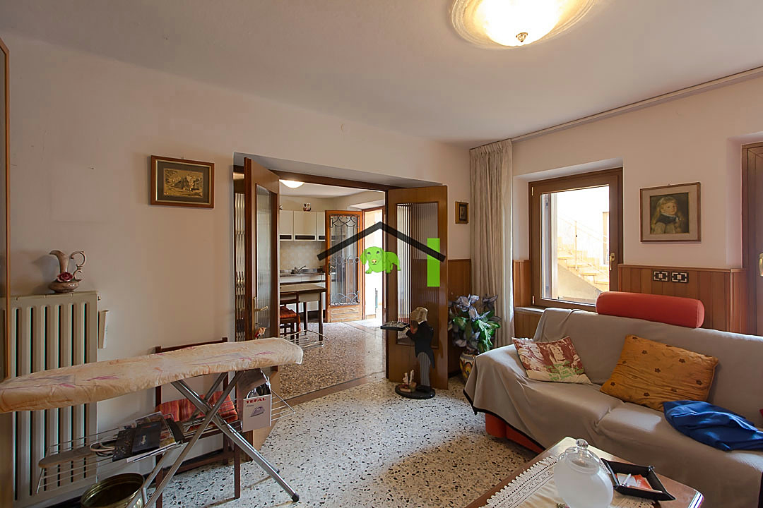 Soggiorno verso cucina
