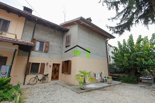 Casa in linea di 244 mq con terreno a Pavia di Udine