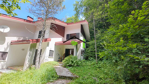 Villetta a schiera a Piancavallo su tre piani, in posizione riservata