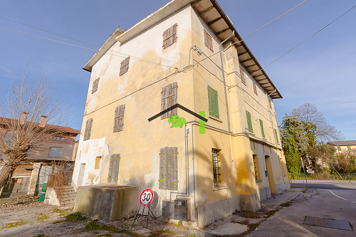 Casa indipendente con ex locale commerciale a Pramaggiore, da ristrutturare