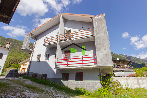 Casa bifamiliare di 195 mq con locale commerciale a Resia, Prato