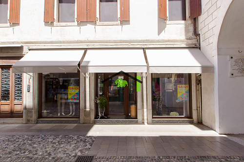 Cessione attività abbigliamento in centro storico a Spilimbergo