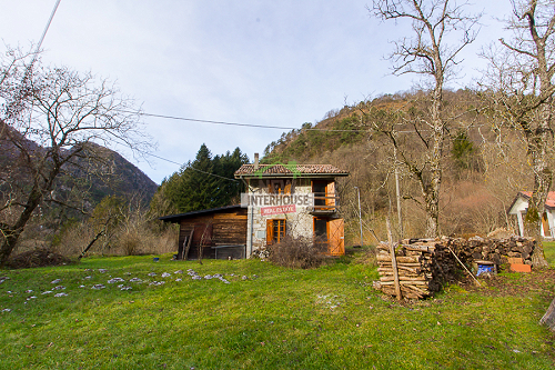 Rustico indipendente in località riservata